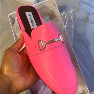 New with Tag in box Neon Pink slippers